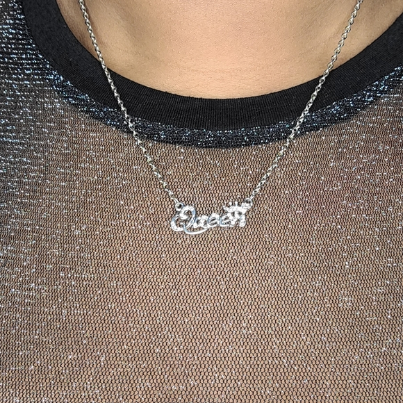 Queen Emblem Necklace - Picture 8 of 8